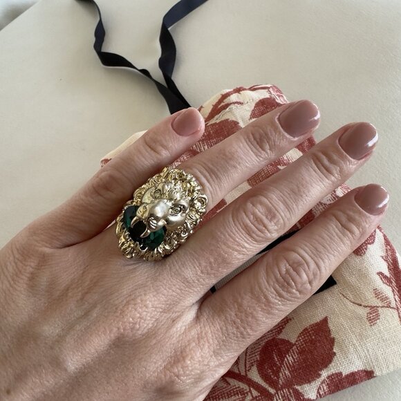 NEW Authentic Gucci Lion Head Motif Gemstone Ring In Gold & Green Sz M 7.5 US - Picture 8 of 9